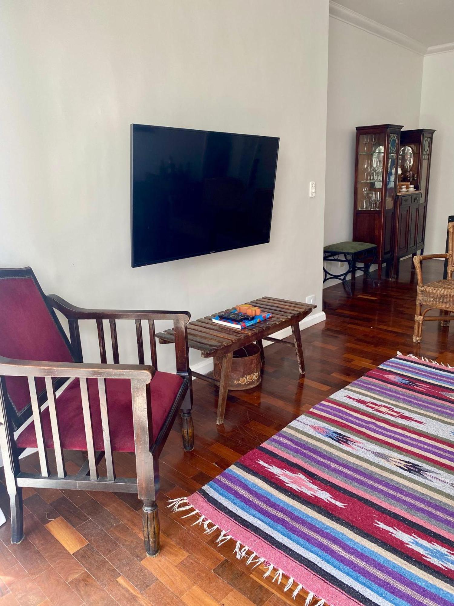 Apartamento A Rua Badalada Do Leblon *